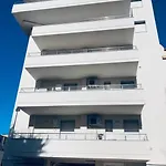 Blu House Of Emi Con Posto Auto Apartment